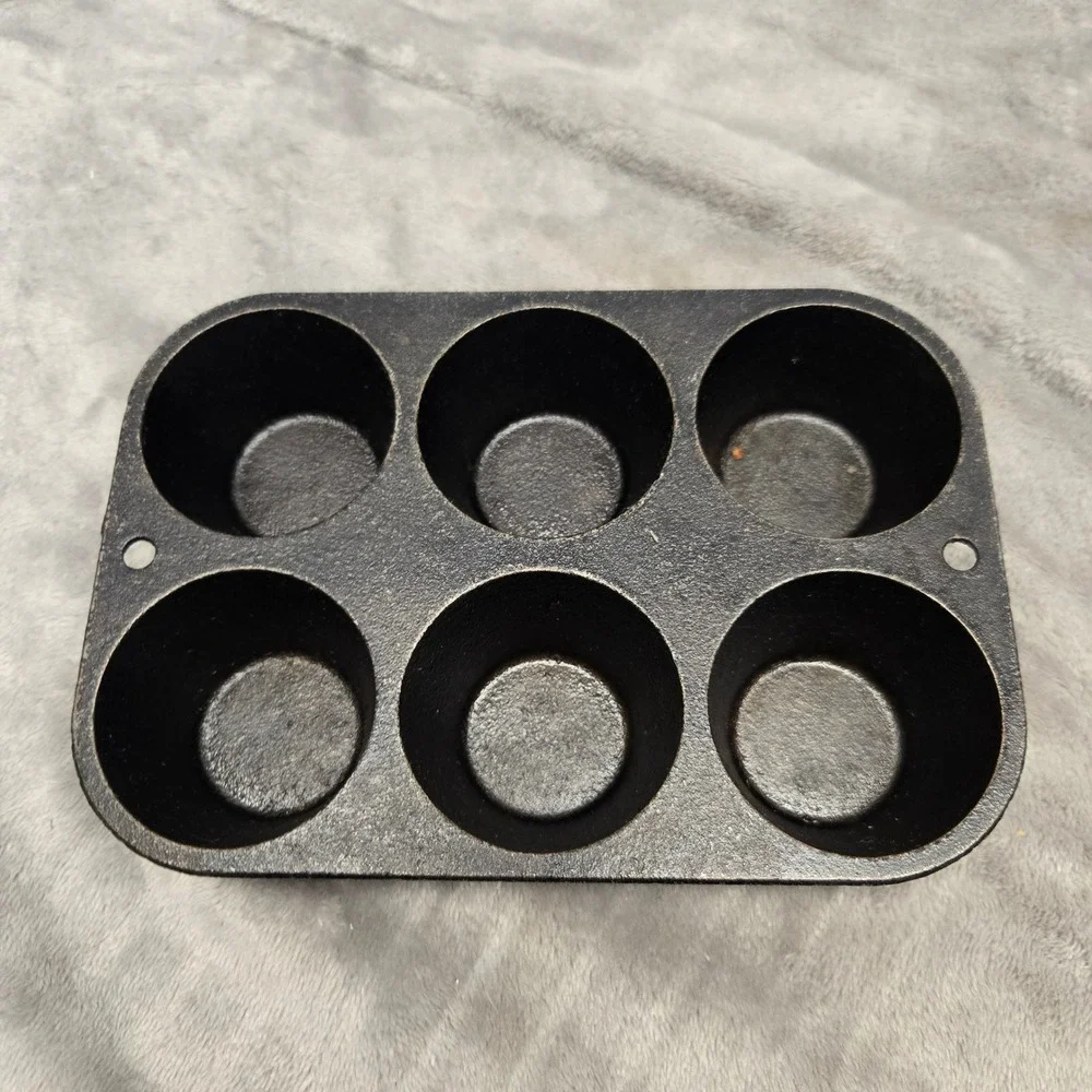 Lodge Cast Iron 6 Cup Muffin Pan Baking Tray 5P2 Black Bakeware